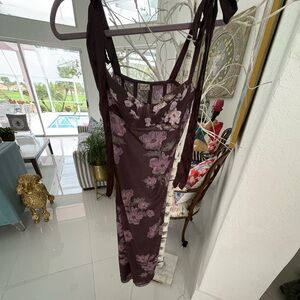Free People midi dress built in bra.
M